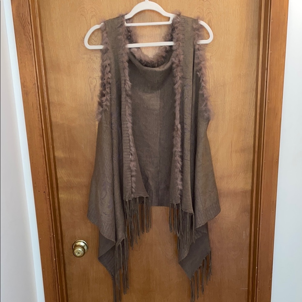 Elegant Taupe Poncho with Faux Fur Trim